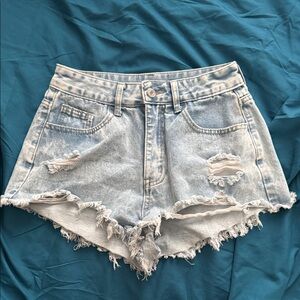 Jean shorts distressed